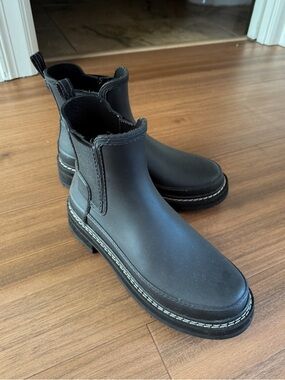 Hunter Women's Black Chelsea Rain Boot